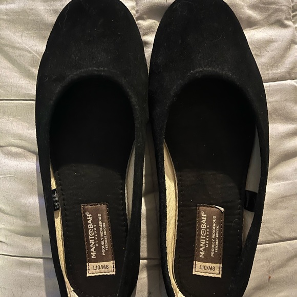 COPY - Manitobah Mukluks Flats - Picture 2 of 4